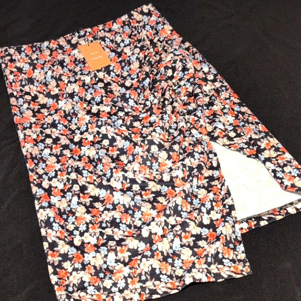 Floral Print Skirt with leg split